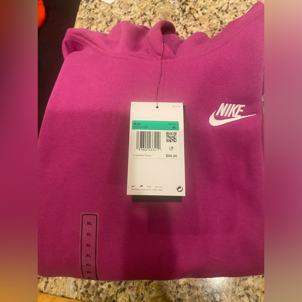 NWT - Kids XL 18/20
Nike Girls' Pink Oversized Club Fleece Pullover Hoodie